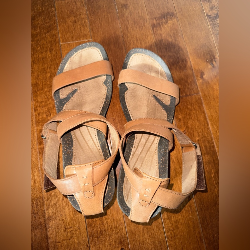 Teva Cabrillo Crossover Sandal - Picture 2 of 6